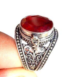 Elegant Silver Ring with Red Gemstone